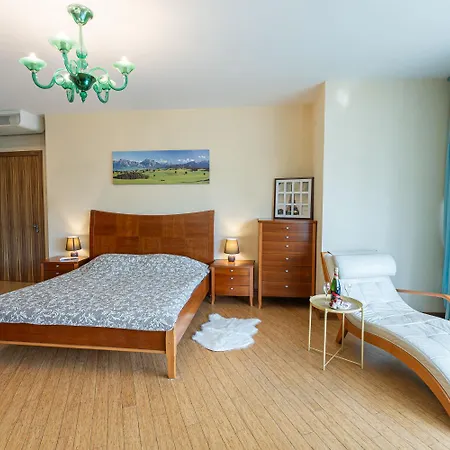 Royal Suites Whith Free Parking Riga Exterior photo