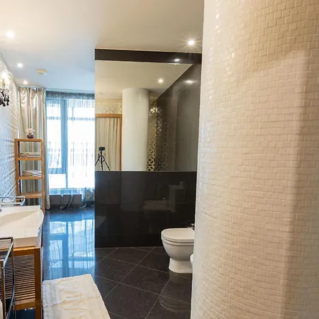 Royal Suites Whith Free Parking Riga Exterior photo