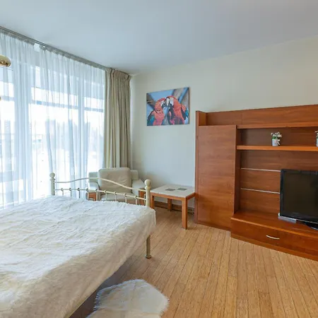 Royal Suites Whith Free Parking Riga Exterior photo