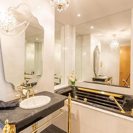 Royal Suites Whith Free Parking Riga Exterior photo