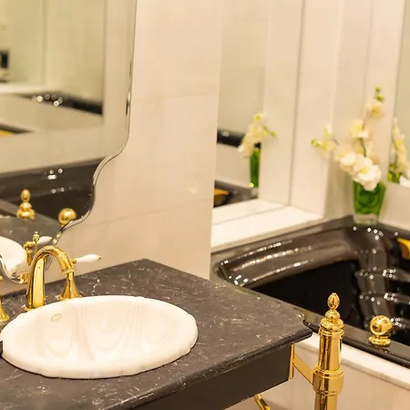 Royal Suites Whith Free Parking Riga Exterior photo
