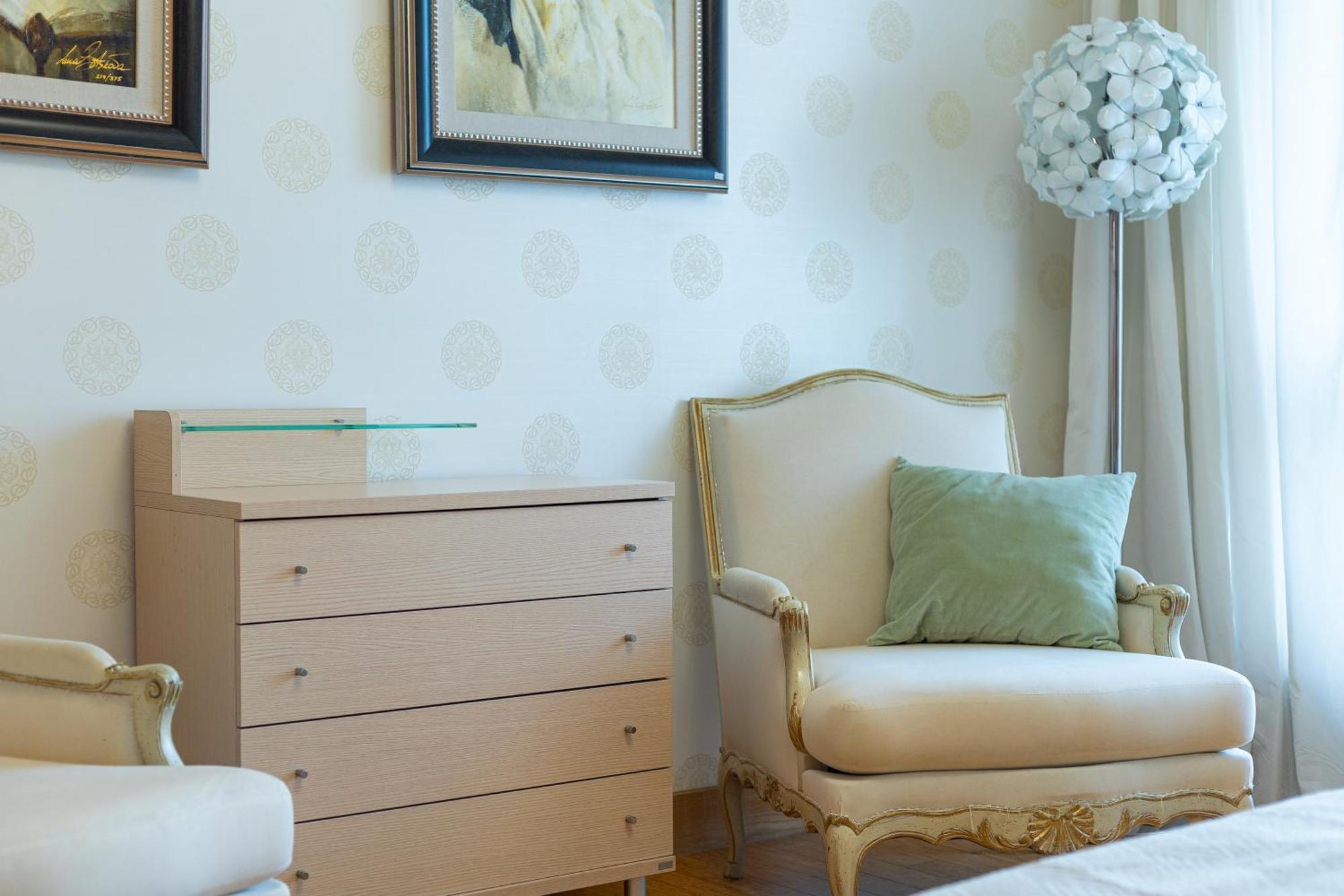 Royal Whith Free Parking Apartment