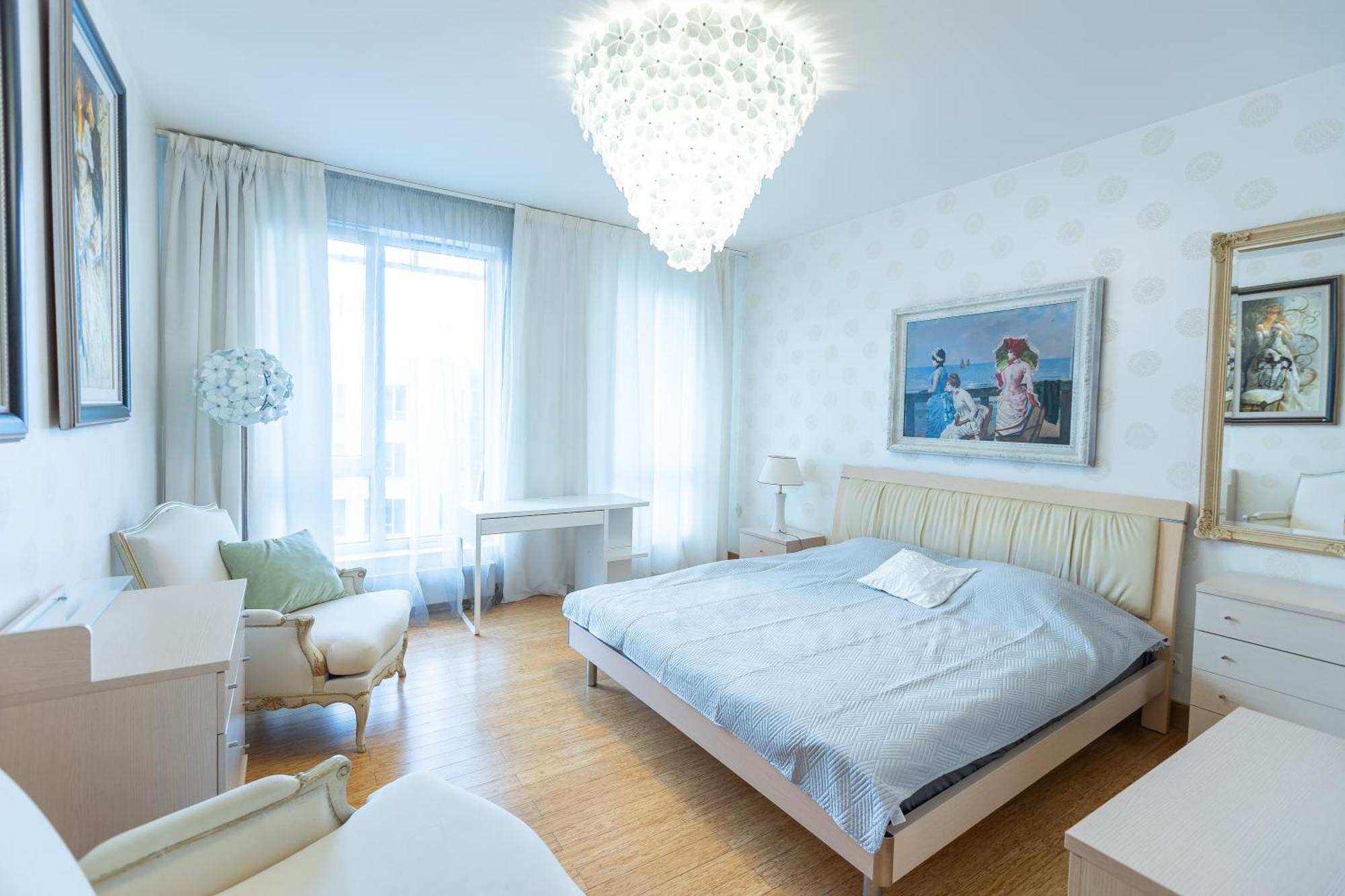 Royal Whith Free Parking Apartment
