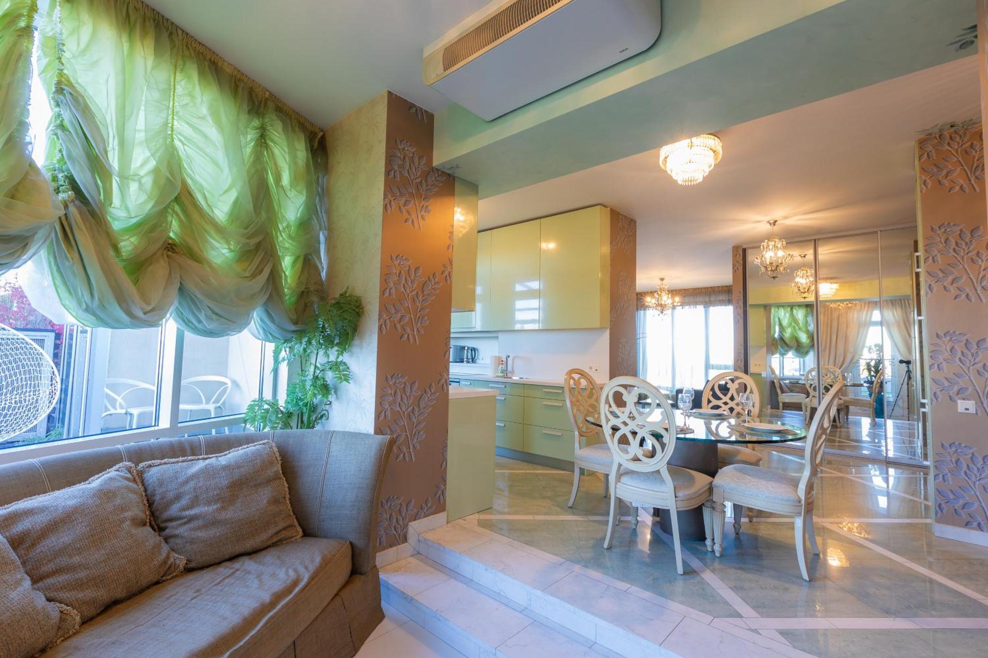 Royal Whith Free Parking Apartment