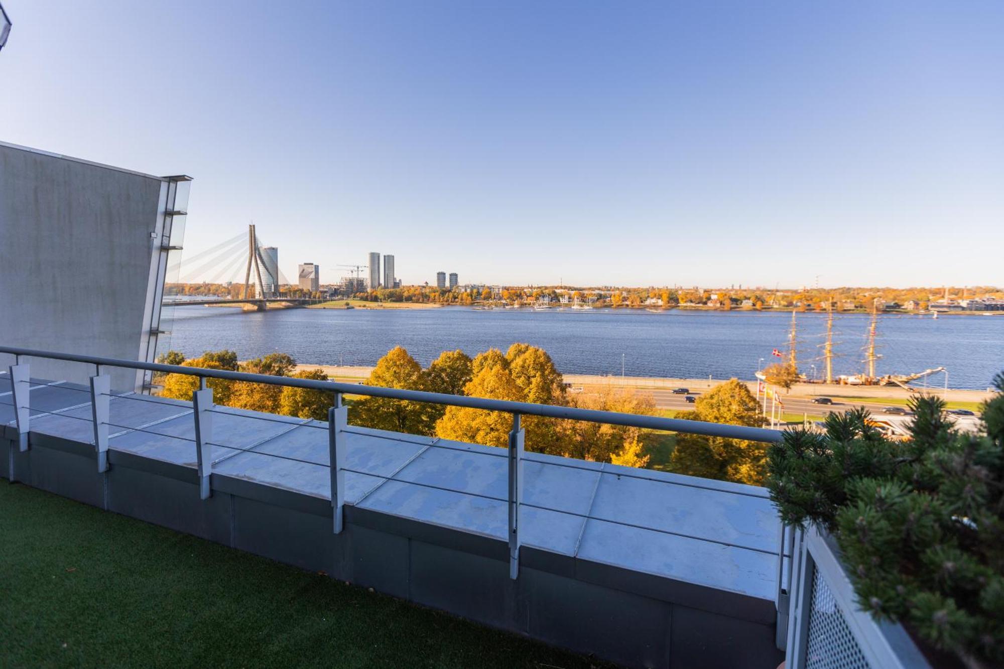 Royal Whith Free Parking Apartment *