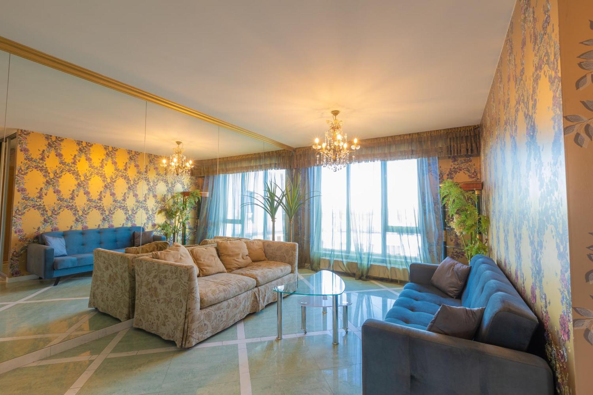 Royal Whith Free Parking Apartment Riga